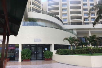 Barandal Curvo Royal Sands, Cancún, Quintana Roo.